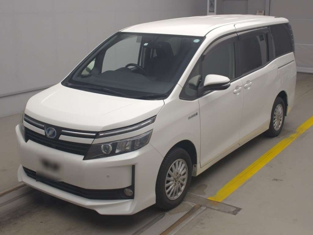 TOYOTA VOXY 2014
