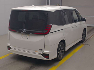 TOYOTA NOAH 2022