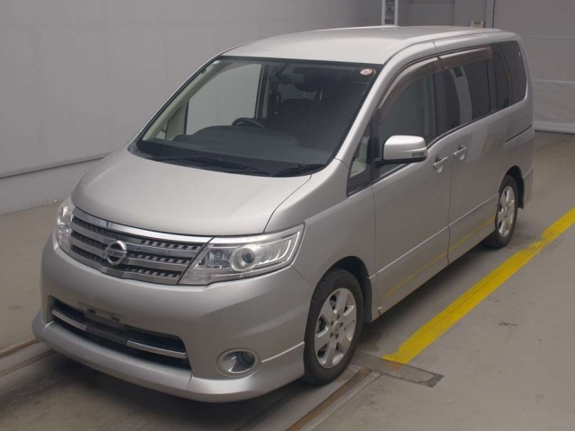 NISSAN SERENA 2010