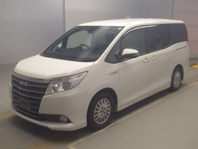 TOYOTA NOAH 2016