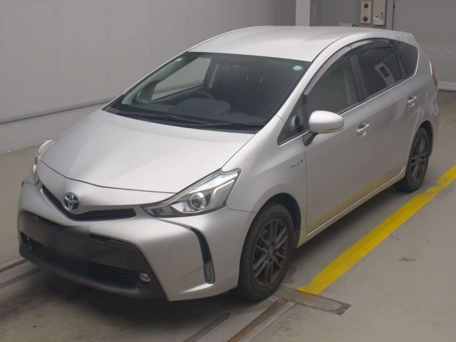 TOYOTA PRIUS ALPHA 2016