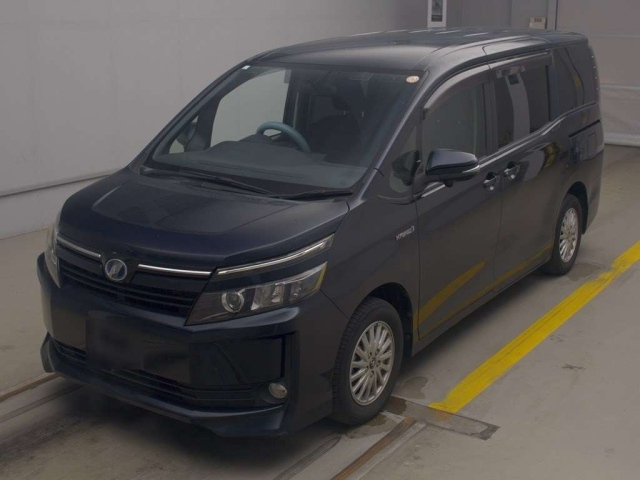TOYOTA VOXY 2015