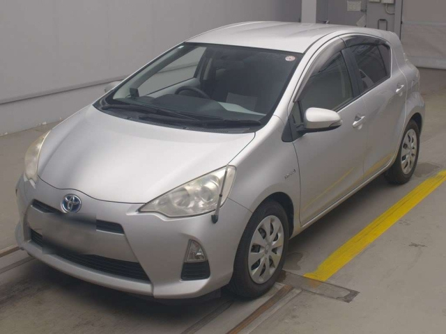 TOYOTA AQUA 2012