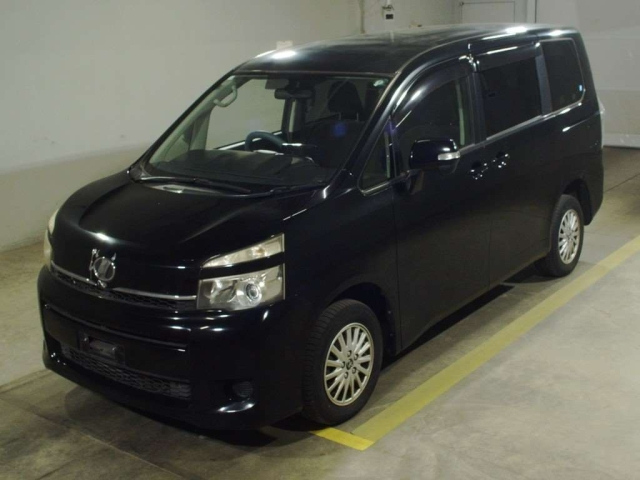 TOYOTA VOXY 2012