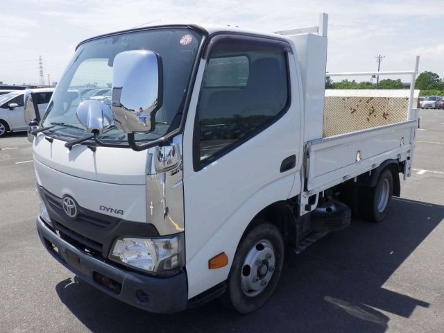 TOYOTA DYNA