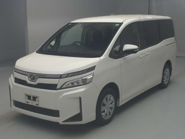 TOYOTA VOXY 2019