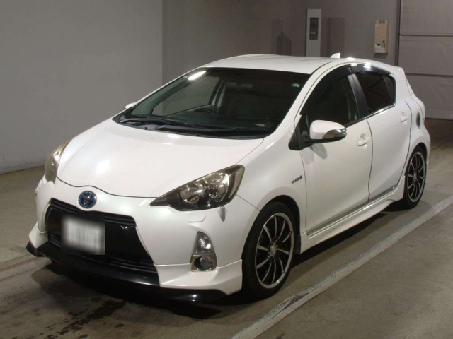 TOYOTA AQUA 2013
