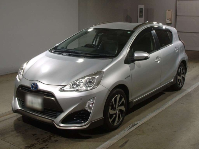TOYOTA AQUA 2016