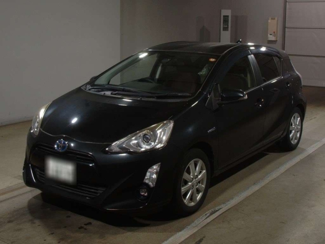TOYOTA AQUA 2016
