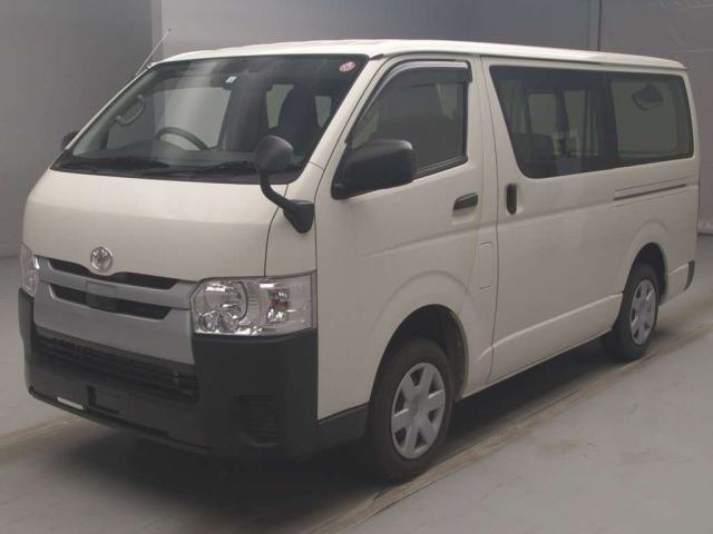 TOYOTA REGIUS ACE VAN