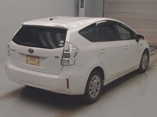 TOYOTA PRIUS ALPHA 2012
