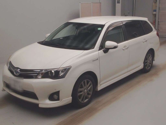 TOYOTA COROLLA FIELDER 2013