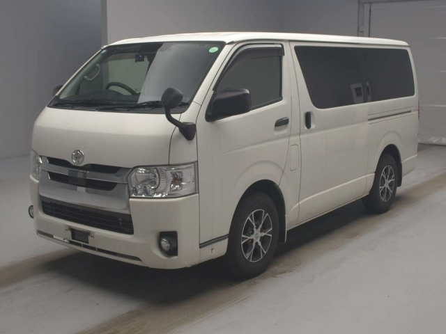 TOYOTA REGIUS ACE VAN
