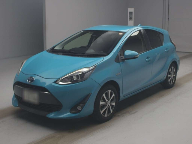 TOYOTA AQUA 2017