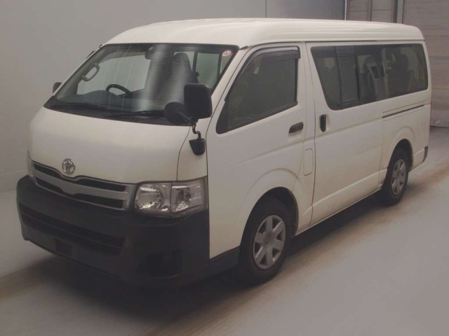TOYOTA HIACE 2012