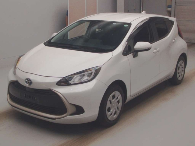 TOYOTA AQUA 2022