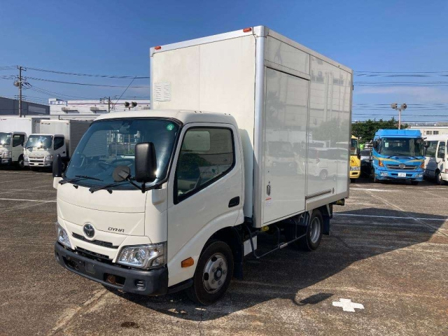 TOYOTA DYNA 2020