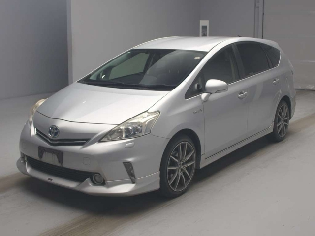 TOYOTA PRIUS ALPHA 2012