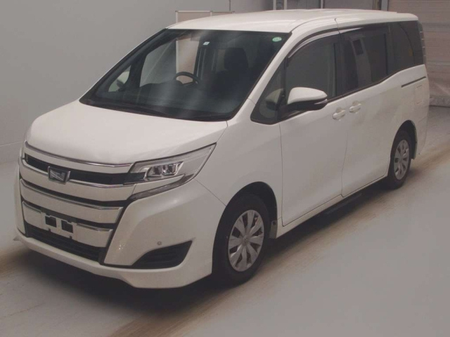 TOYOTA NOAH 2018