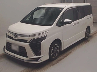 TOYOTA VOXY 2019