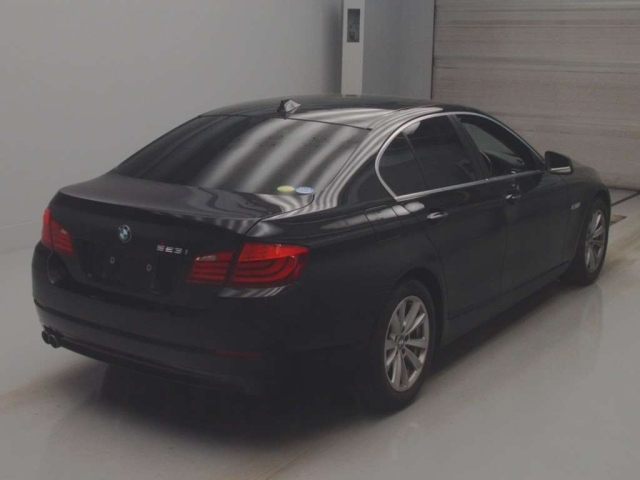 BMW 5 SERIES 2011