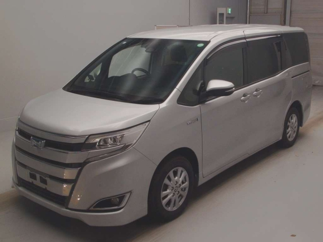 TOYOTA NOAH 2020