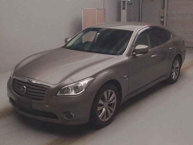 NISSAN FUGA 2014