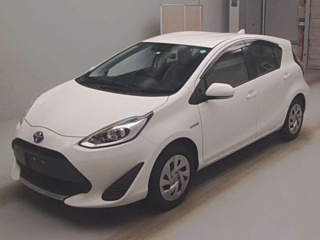 TOYOTA AQUA 2020