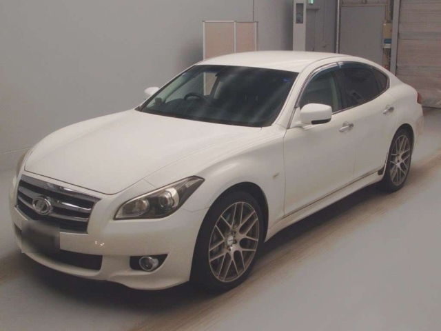 NISSAN FUGA 2010