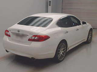 NISSAN FUGA 2010