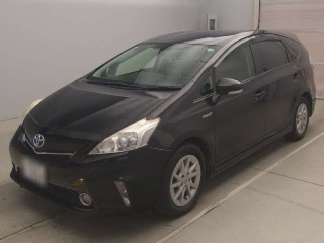 TOYOTA PRIUS ALPHA 2012