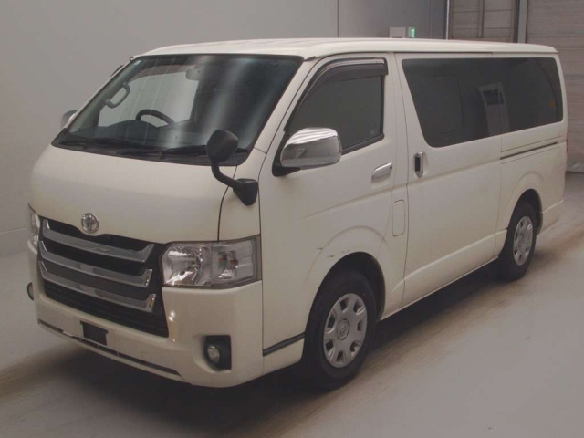 TOYOTA HIACE VAN 2016