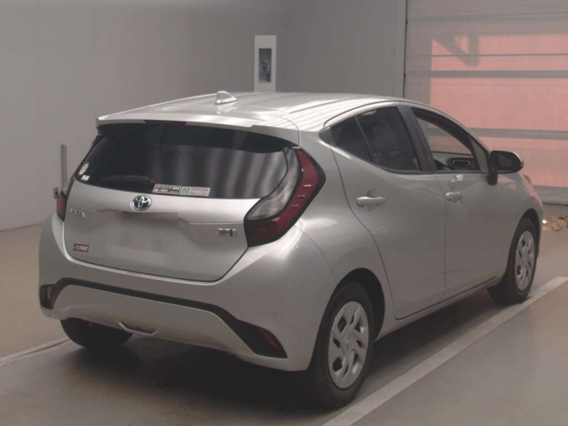 TOYOTA AQUA 2022