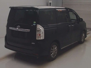 TOYOTA VOXY 2012
