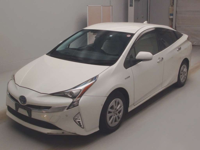TOYOTA PRIUS 2016