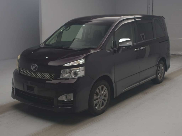 TOYOTA VOXY 2012