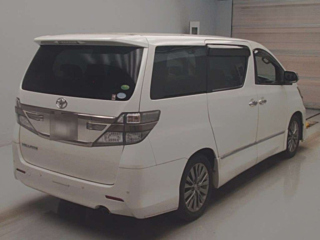 TOYOTA VELLFIRE 2013