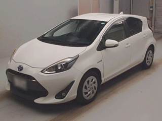 TOYOTA AQUA 2017
