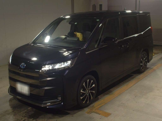 TOYOTA NOAH 2022