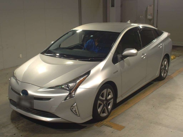 TOYOTA PRIUS 2016