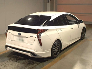 TOYOTA PRIUS 2016
