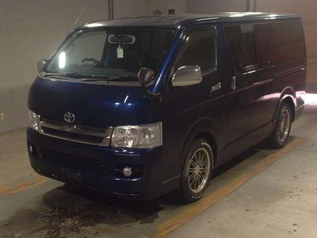 TOYOTA HIACE VAN