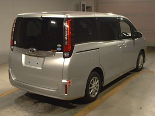 TOYOTA NOAH 2016