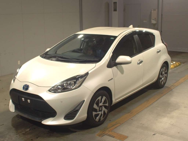 TOYOTA AQUA 2020