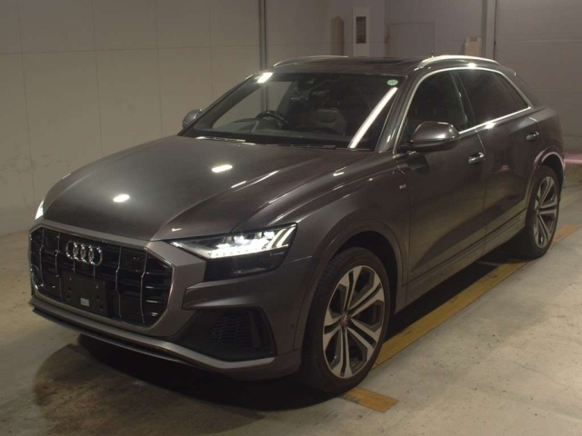 AUDI Q8 2020