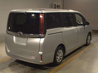 TOYOTA NOAH 2021