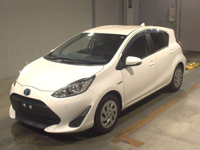 TOYOTA AQUA 2019