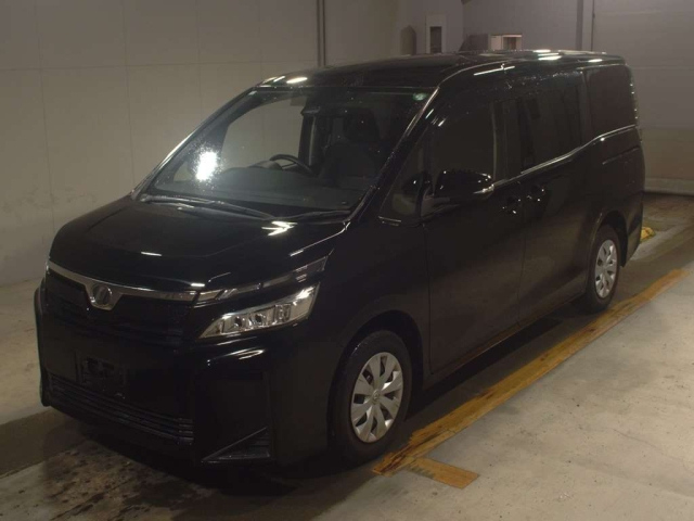 TOYOTA VOXY 2019