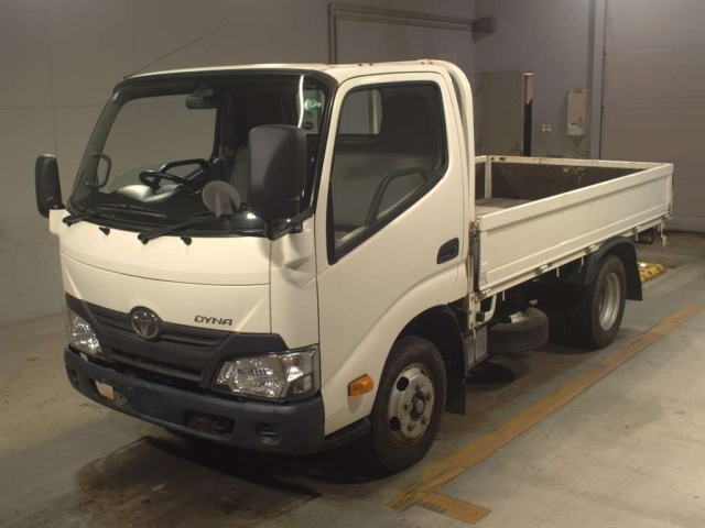 TOYOTA DYNA 2018