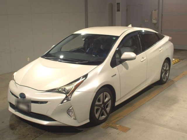 TOYOTA PRIUS 2016